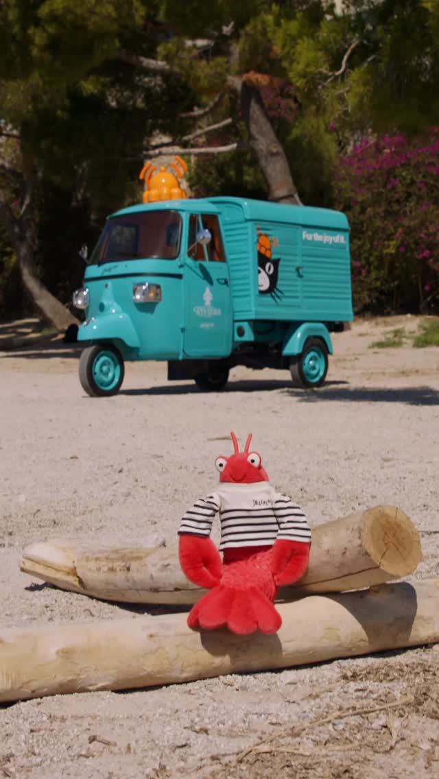 The Jellycat TukTuk has returned from its Riviera Roadshow! 🦞🌊

Larry Lobster cruised through the French Riviera in true seaside style, stopping at Sabrina Monte-Carlo Babies in Monaco, Family 3.0 in Aix-en-Provence, and Rainbow in Bordeaux, meeting hundreds of Jellyfriends along the way💙
 
From sun-soaked promenades to colourful coastal streets, Larry Lobster soaked up every moment of Riviera life aboard his TukTuk 🌊
 
Did you spot Larry along the way?🦞💙

#LarryLobstersRivieraRoadshow #jellycat #sharingjoy